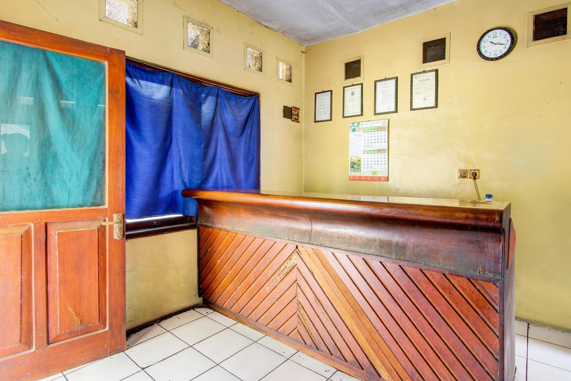 Spot On 92336 Hotel Sukowati Surakarta  Ngoại thất bức ảnh