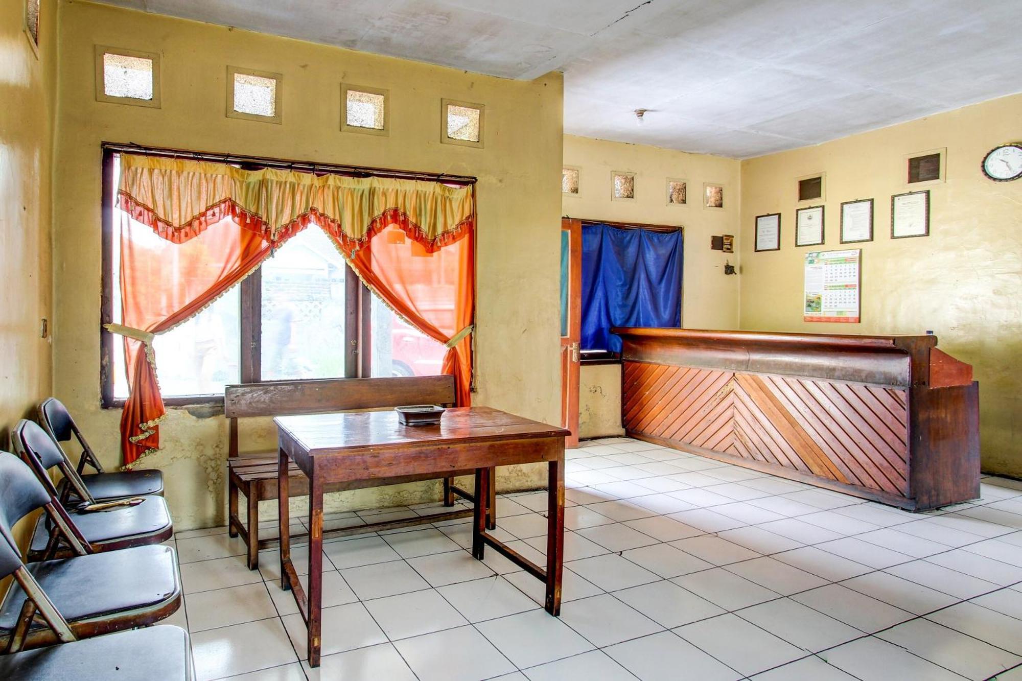 Spot On 92336 Hotel Sukowati Surakarta  Ngoại thất bức ảnh