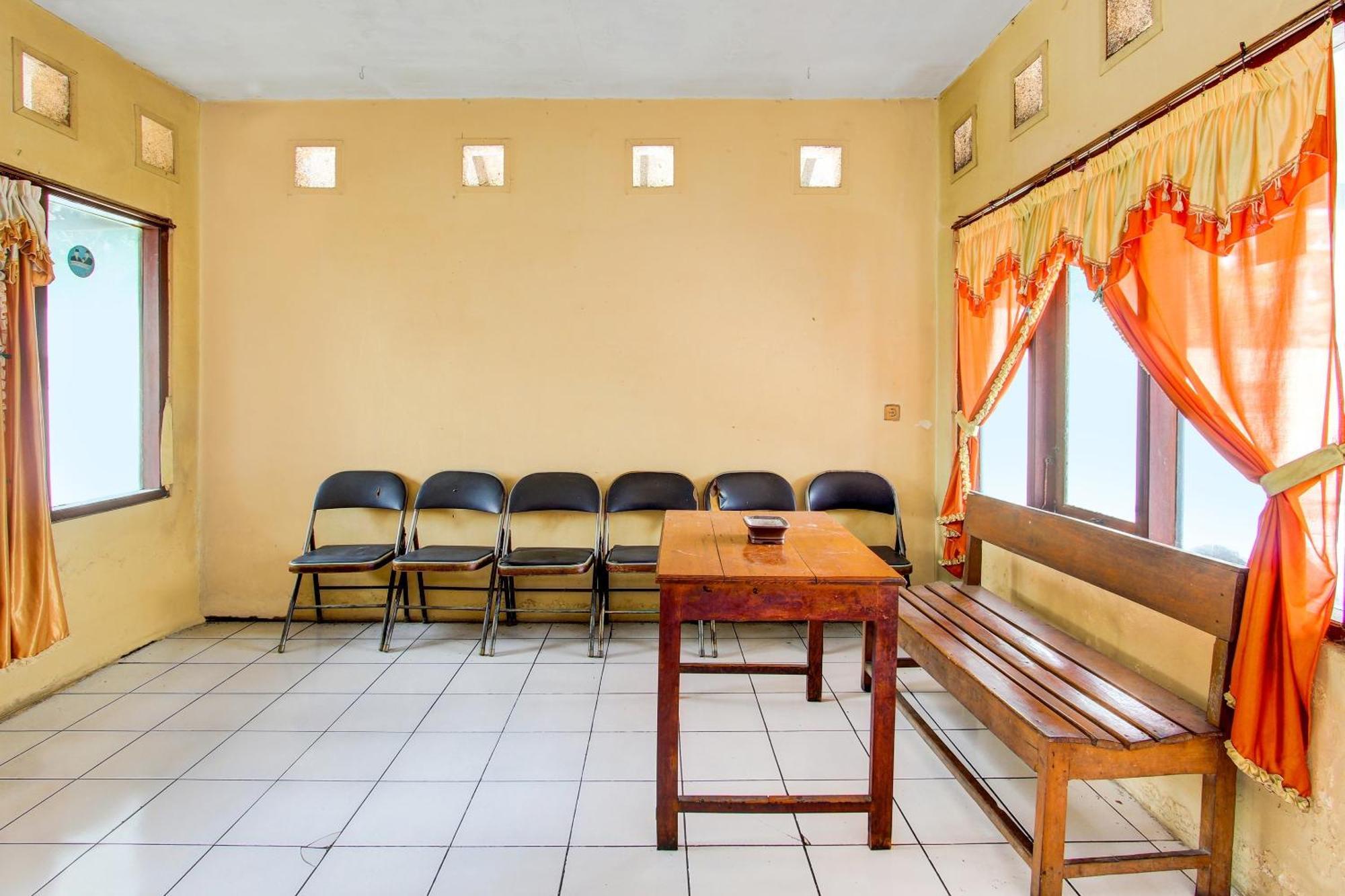 Spot On 92336 Hotel Sukowati Surakarta  Ngoại thất bức ảnh
